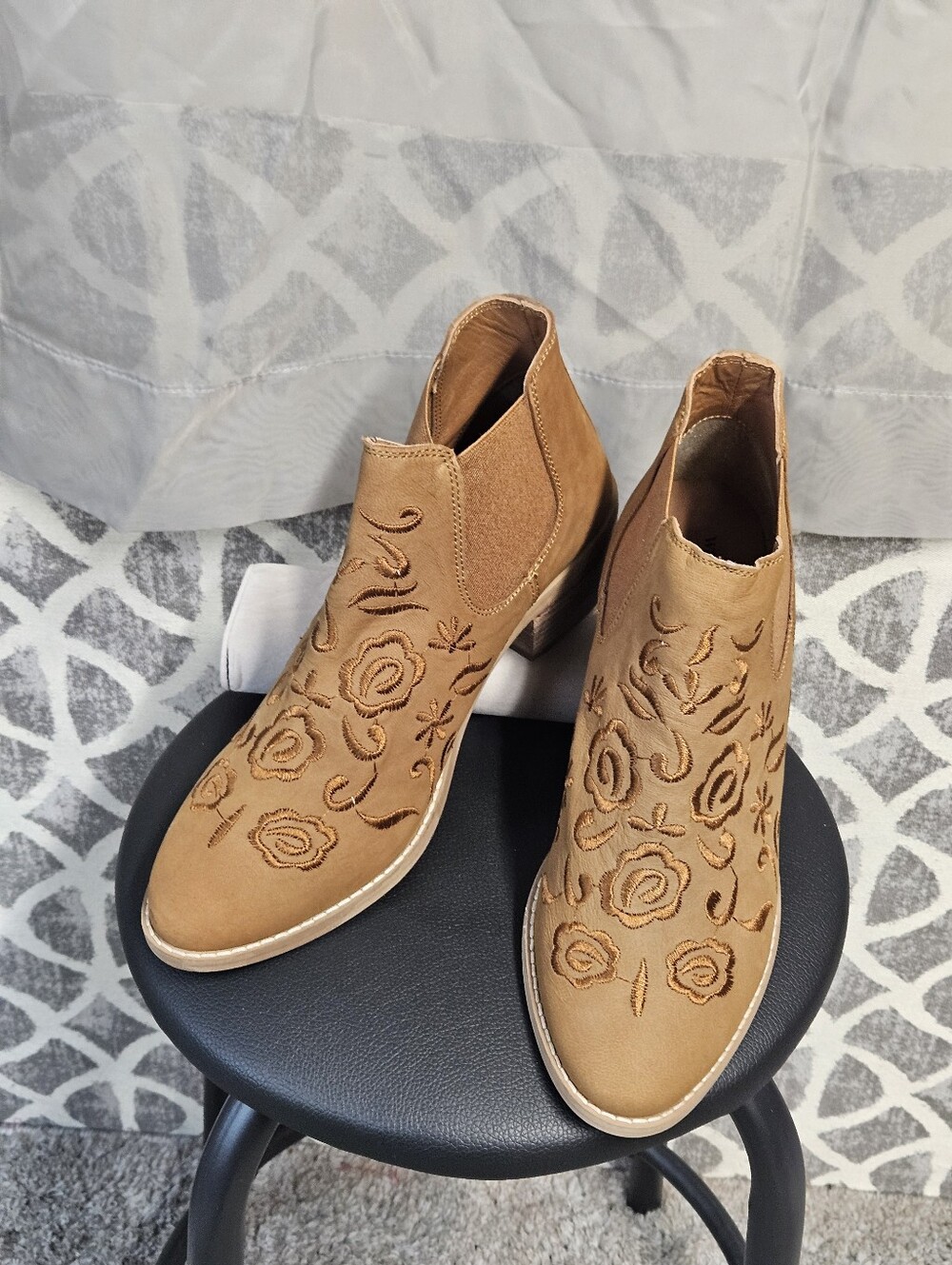 Coldwater Creek Walk with Me Meknes Embroidered Tan Leather Western Ankle Boots